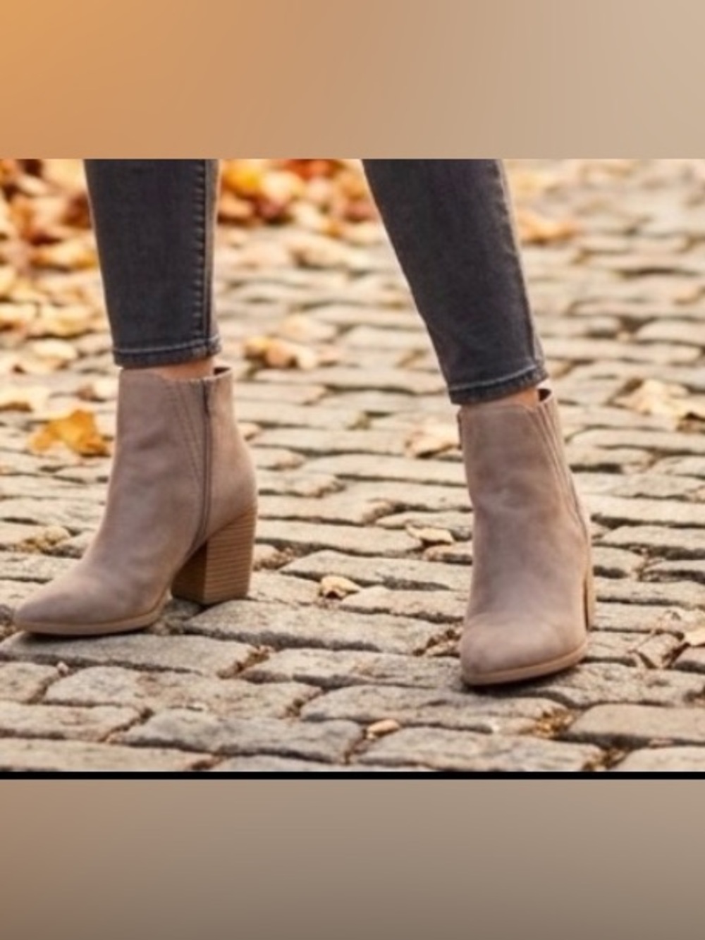 LC Lauren Conrad Finger Gore
Ankle Boots